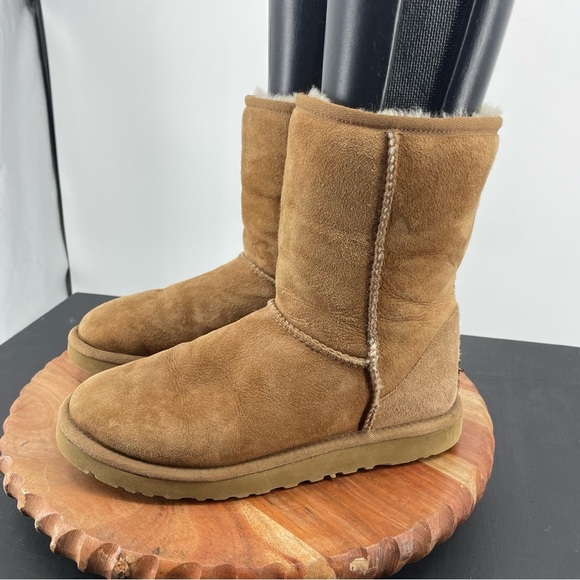 UGG 5825 Classic Chestnut Boots Size 6 tan suede - Picture 4 of 8